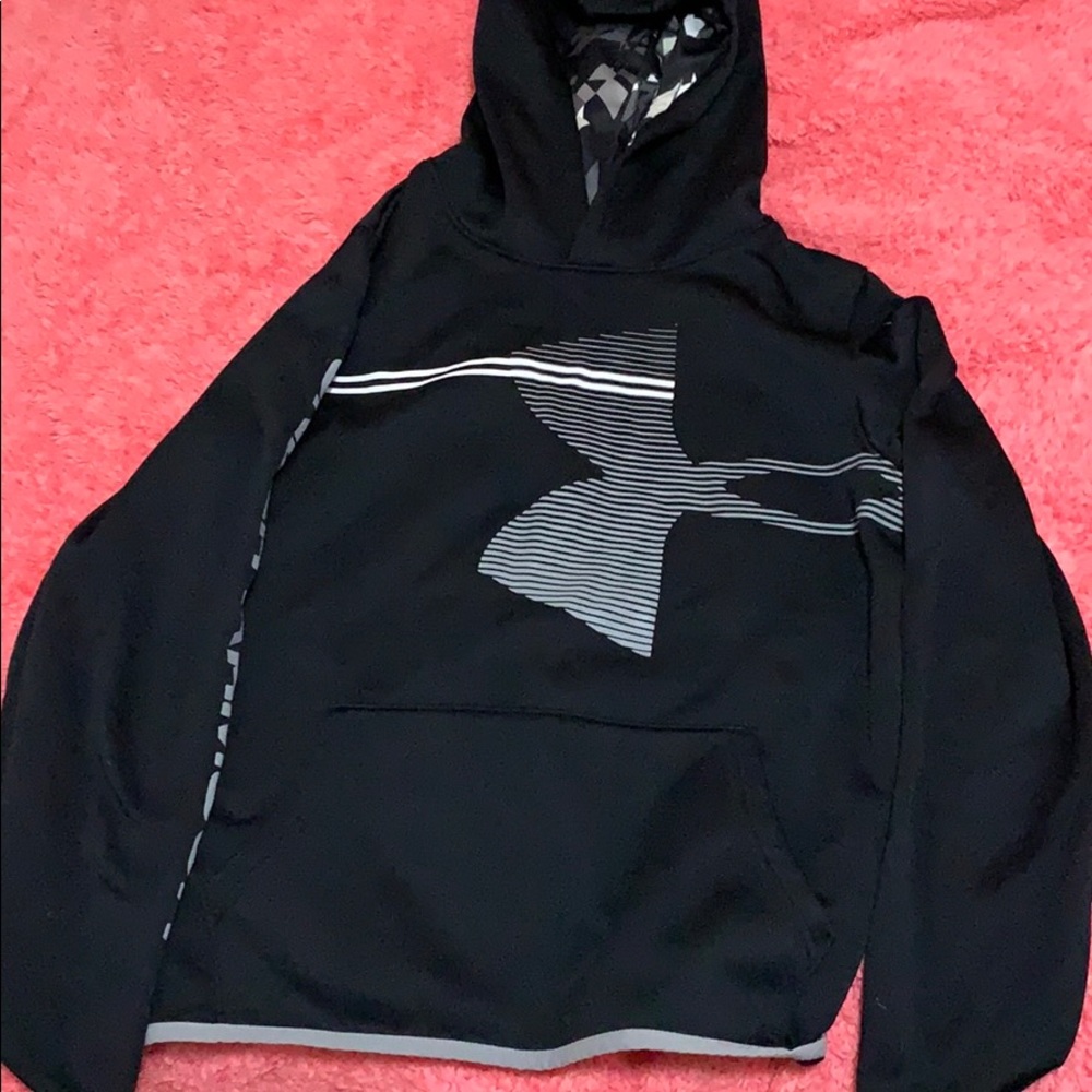 Black sweatshirt